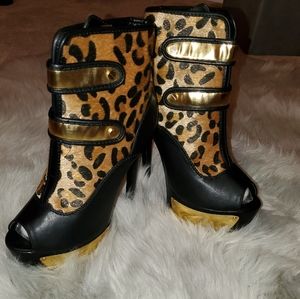 Leopard Print Peep Toe Booties Size 8